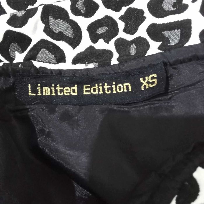 Елегантна рокля, р-р XS Limited Edition с голяма красива панделка.