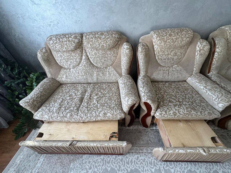 Продам диван угловой