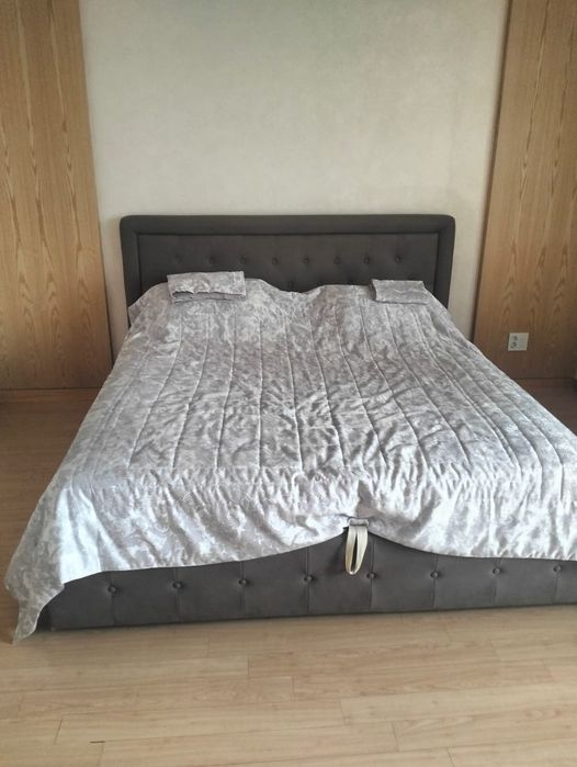 Продам двухспальную кровать