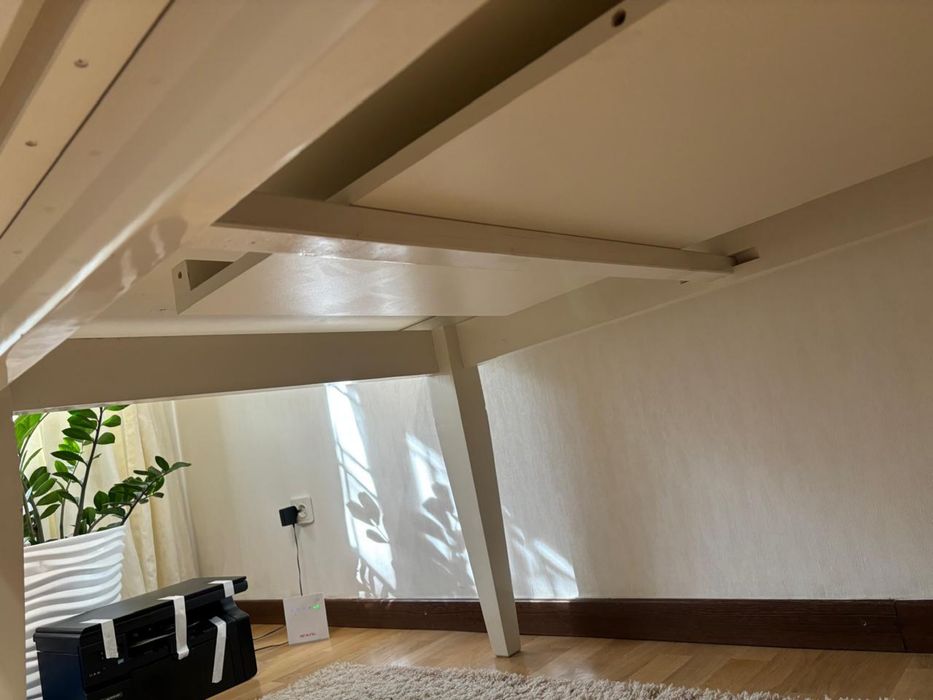 Стол для гостиной