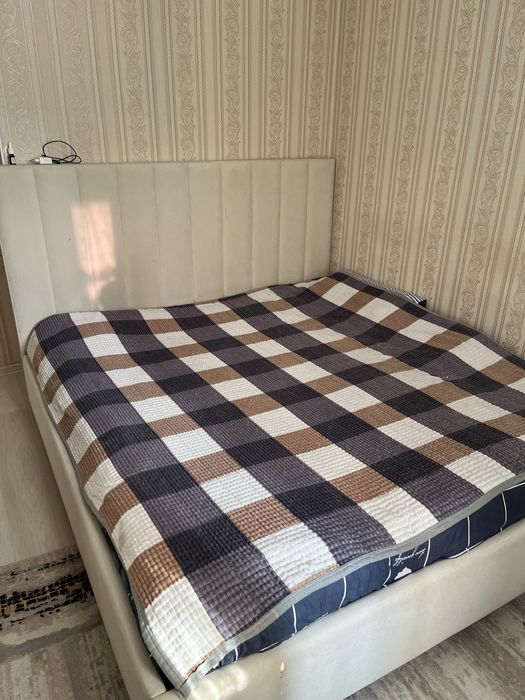 Кровать двухспальняя