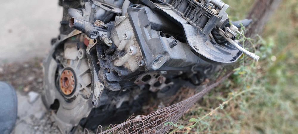 Продам двигатель Мазда трибьют 3.0