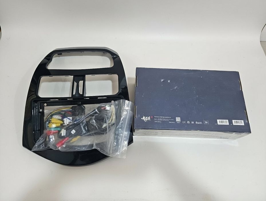 Монитор для машины  TEYES CC2L plus 2/32 gb