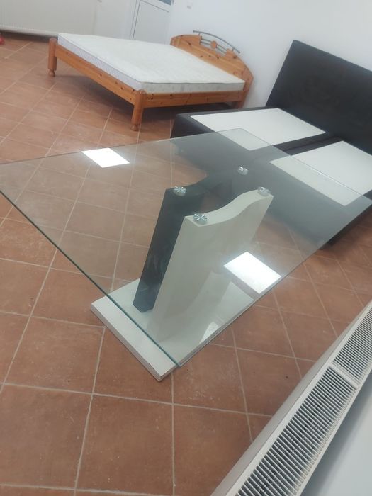 Masă de sticla de vanzare