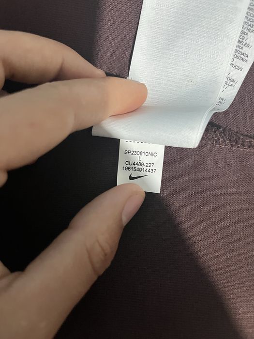 Nike Tech purtat o singura data