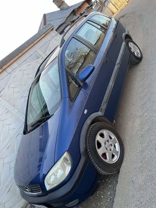 Proprietaer vand alfa romeo 1.9 diesel si opel zafira 1.8benzina