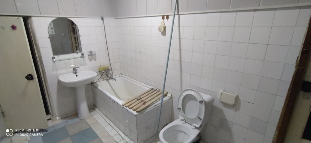 Bodomzor mahala uy sotiladi