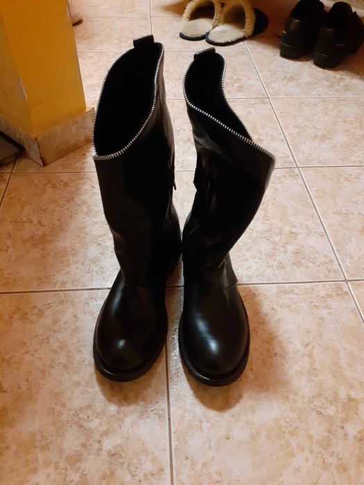 Продавам дамски кожени ботуши