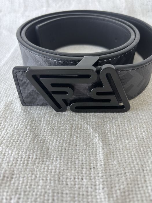 Curea Fendi cu model