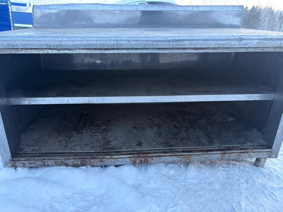 Продам железный стол