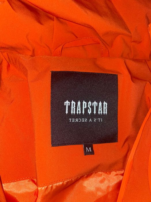 Geaca trapstar mărimea M