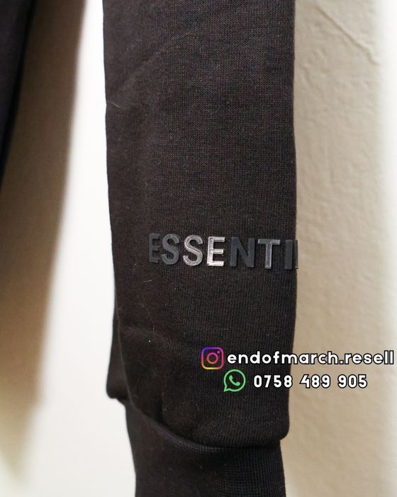 Compleu Essentials Negru