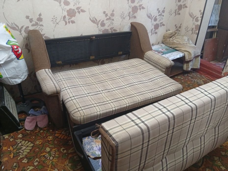 Диван б/у продам