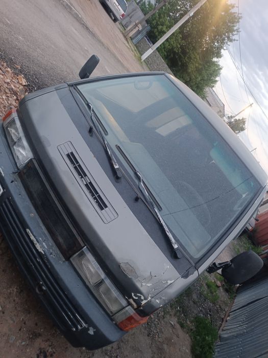 Автомобиль нисан