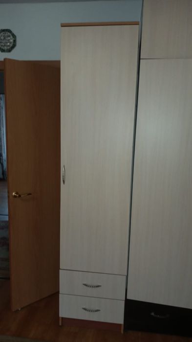 Компьютерный стол и шкаф