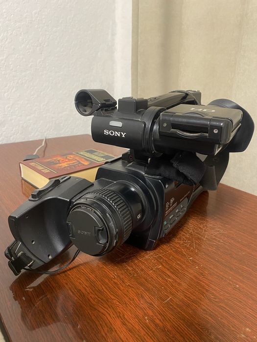 Видеокамера Sony HXR‑MC1500P