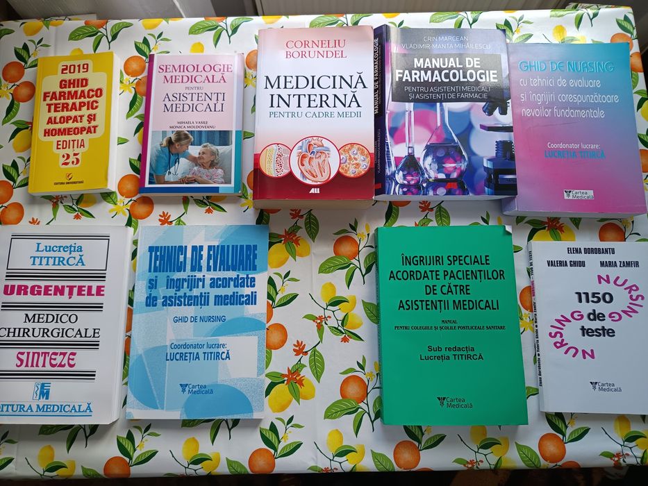 Vând set de cărți pentru școala postliceală sanitară / asistenți medic