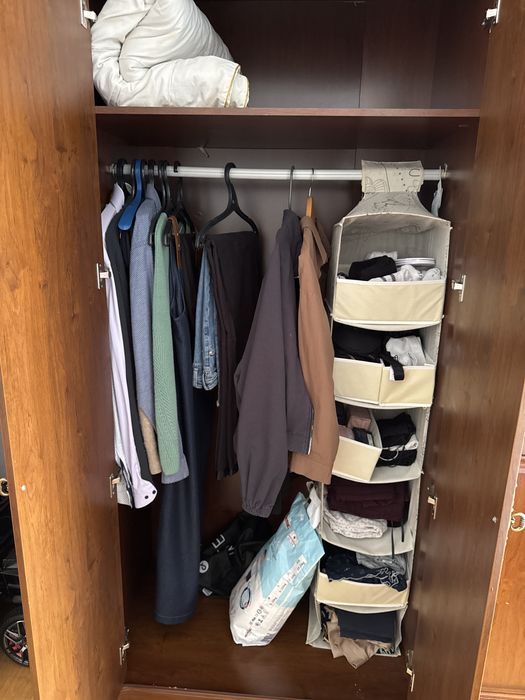 Шкаф из натурального дерева