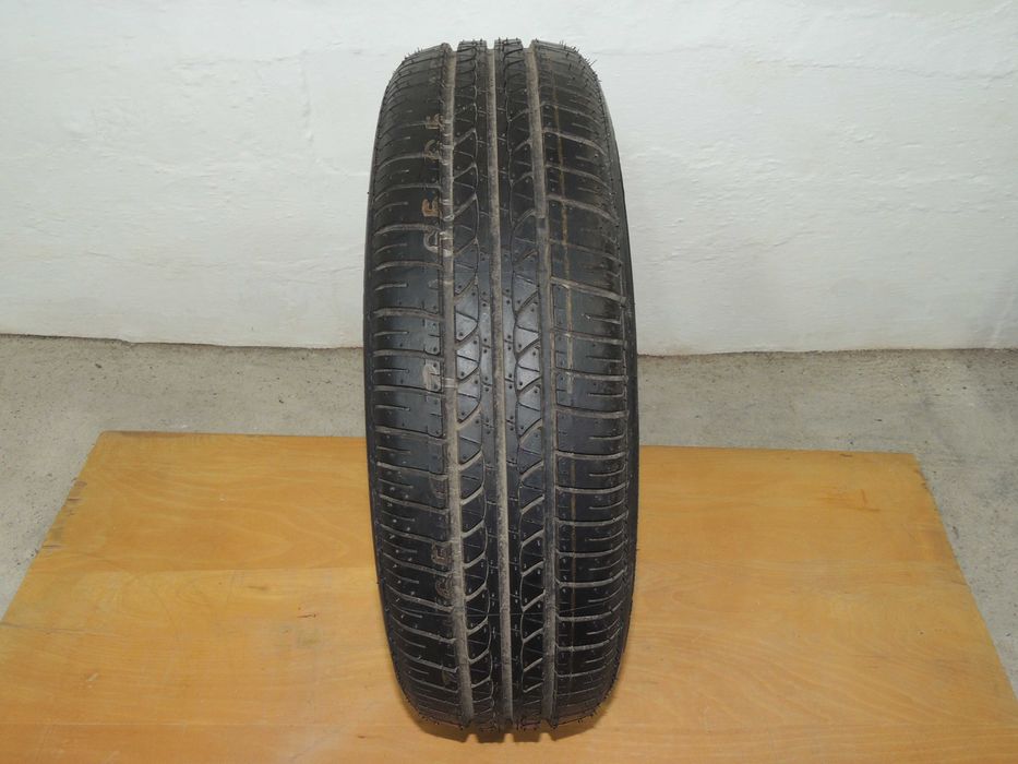 1 бр. гума BRIDGESTONE B-250 165/65 R15 81T.   Клещи за горивна тръба