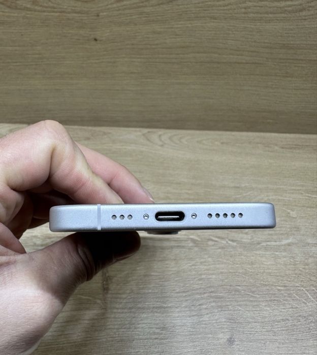 iPhone 16  ALB  Totul Original