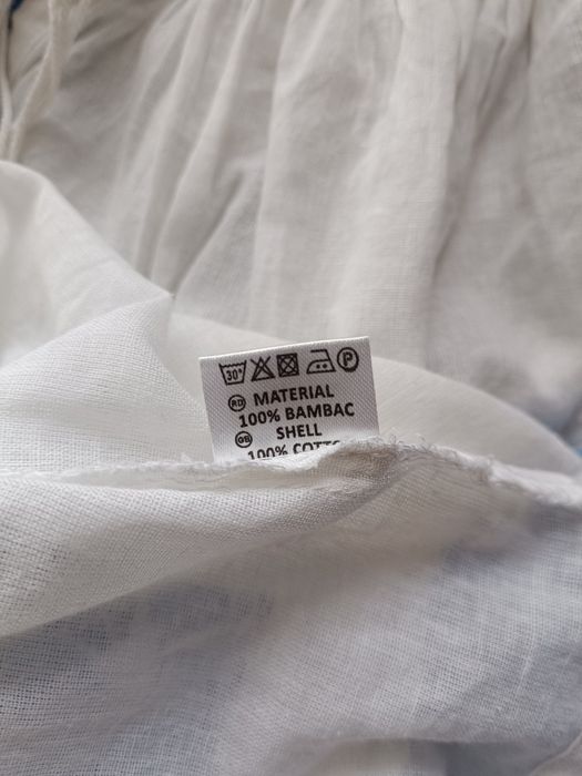 Ie dama tradiționala modernă