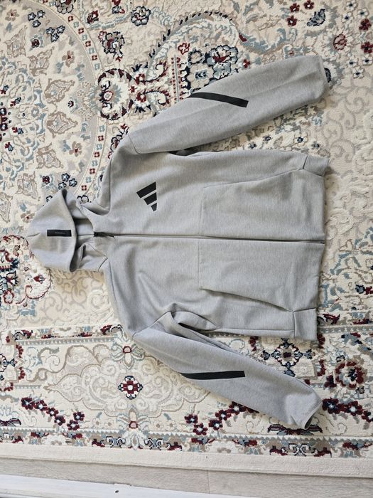 Худи с замком адидас