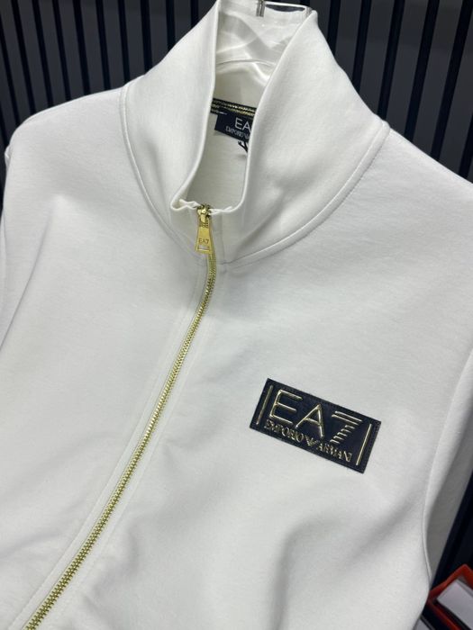 Топ качество на достъпни цени Горнище на Emporio Armani размери:S-2XL