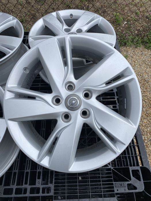 17 цола 5 х 115 мм Опел , Opel Астра , Антара , Зафира