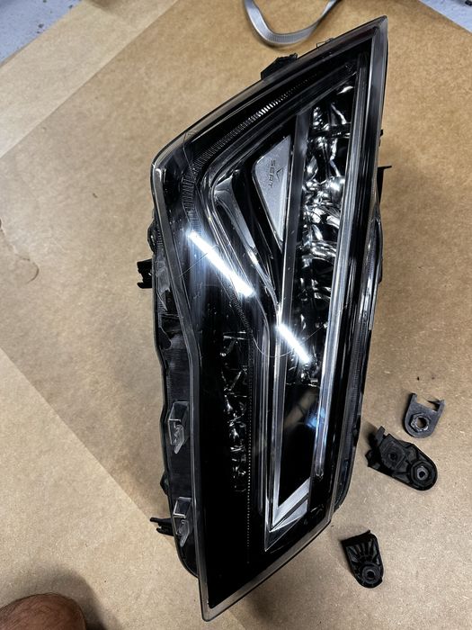 Far dreapta full led seat ateca cod:576941008.f.