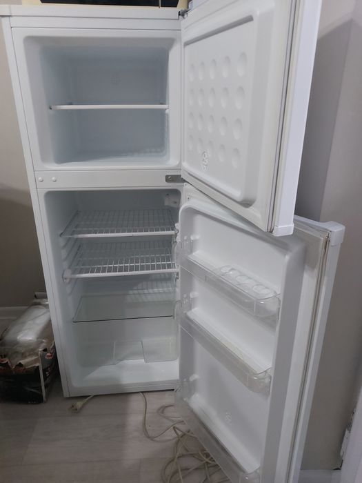 Холодильник Elenberg