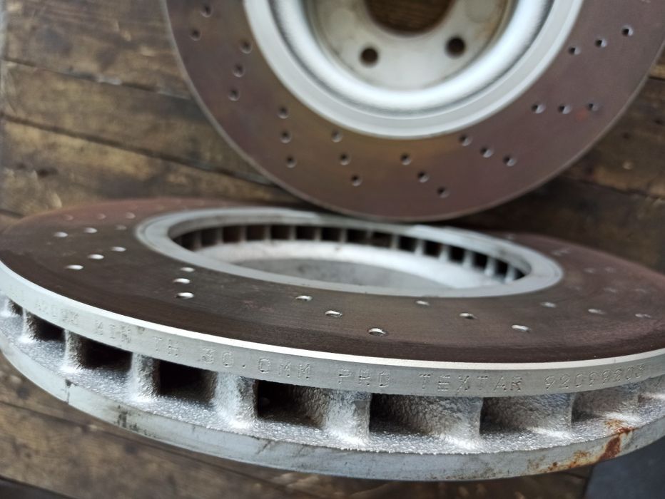 Спирачни апарати BREMBO Мерцедес, спирачни дискове перфорирани