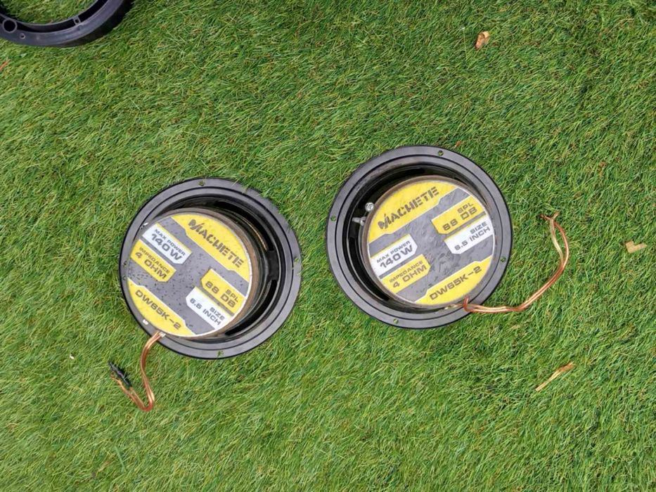 Колони усилвател и бас каса