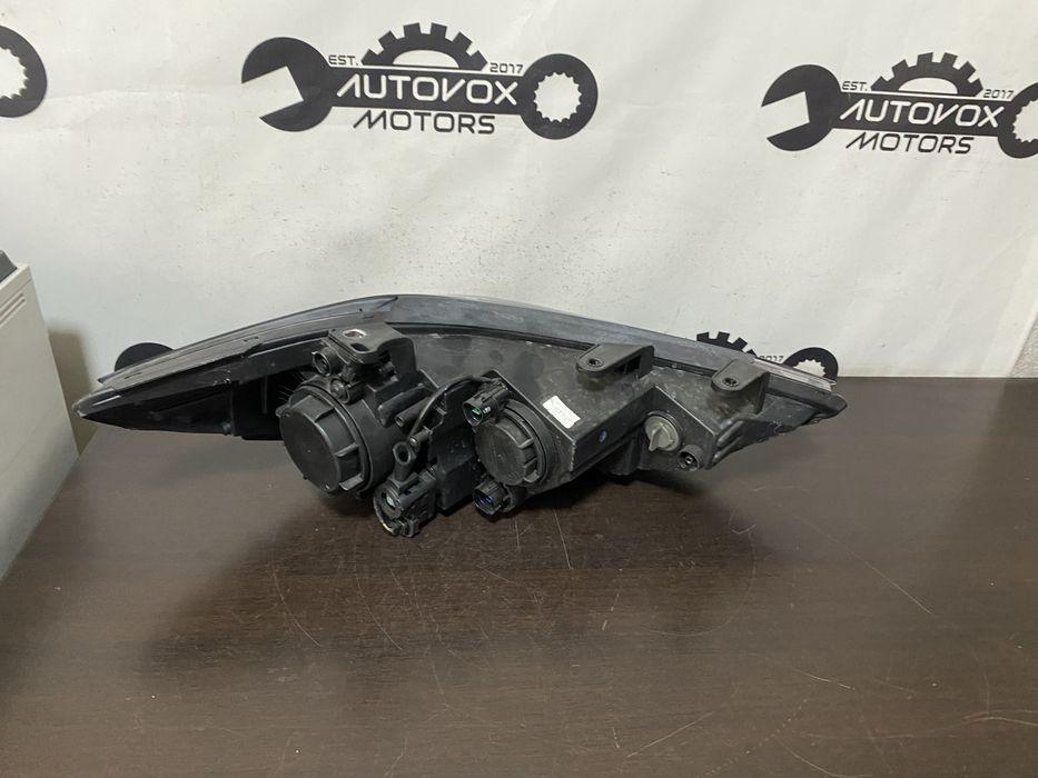 Far stanga halogen Hyundai Elantra an 2016-2018