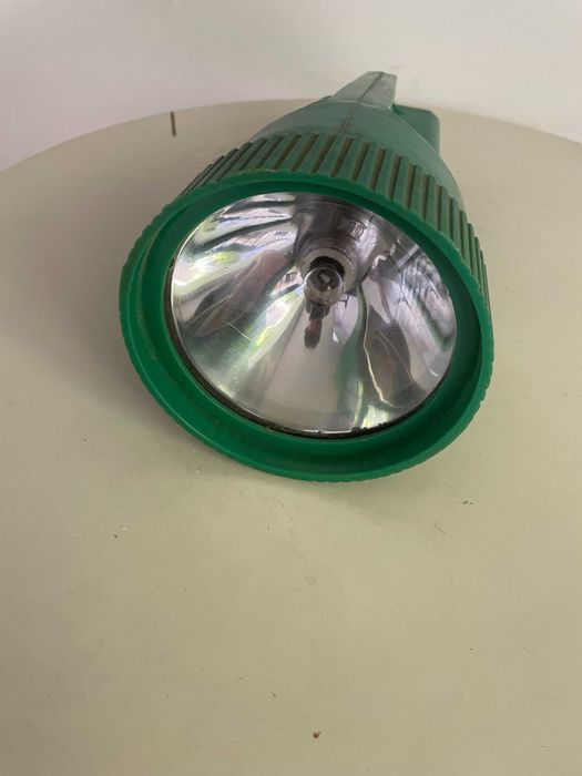 anterna ELBA cu baterii bec pt drumetie RSR Romania lampa veche verde