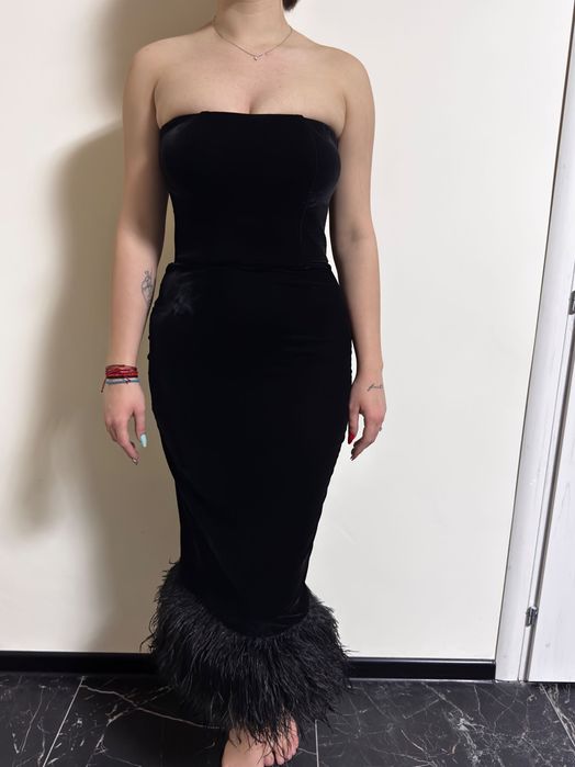 Rochie făcută pe comandă la croitor, catifea și pene, mărimea S-M