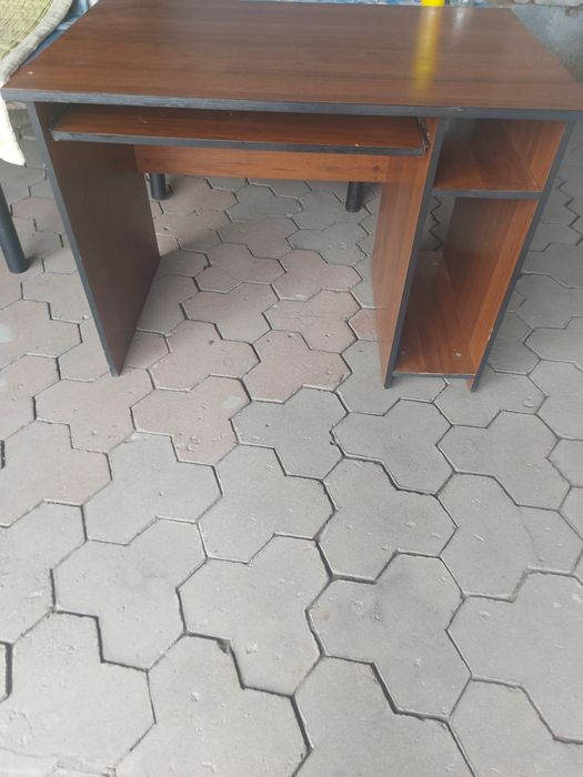 Продам компьютерный стол