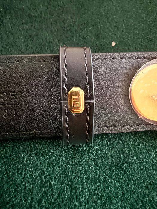 Колан Fendi като нов