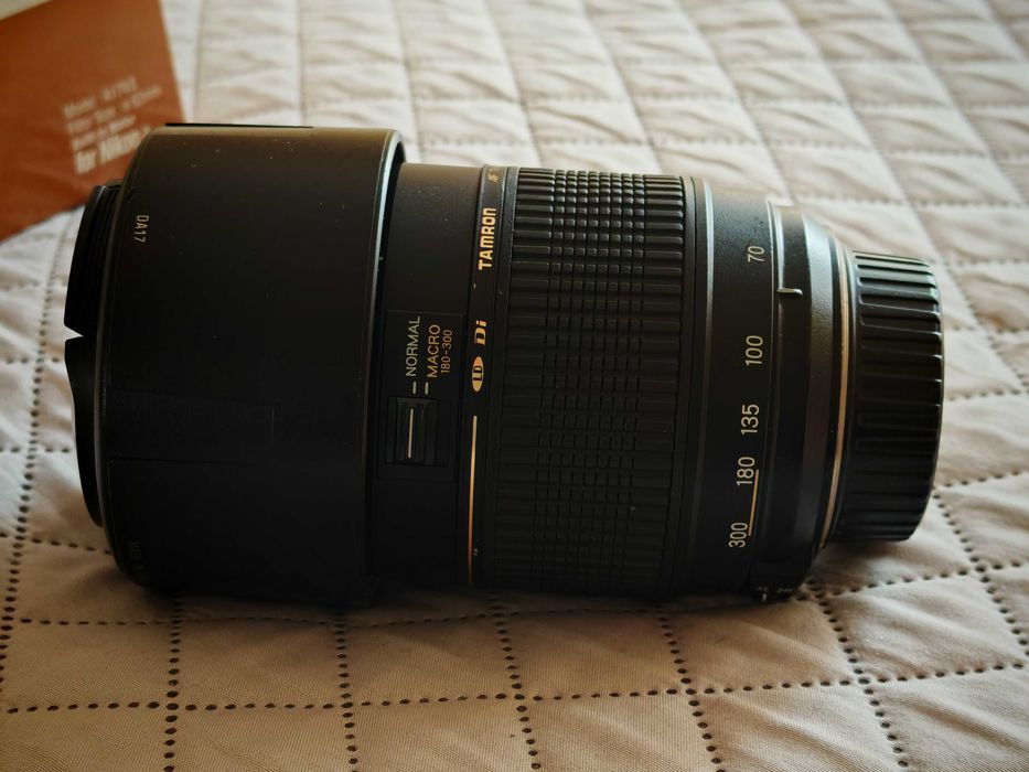 Обектив Tamron AF 70-300mm 1:4-5.6 tele-macro(1:2) ф62 А17 НИКОН