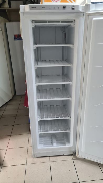 Продам морозильную камеру