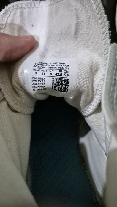 Продаю конверсы почти новые