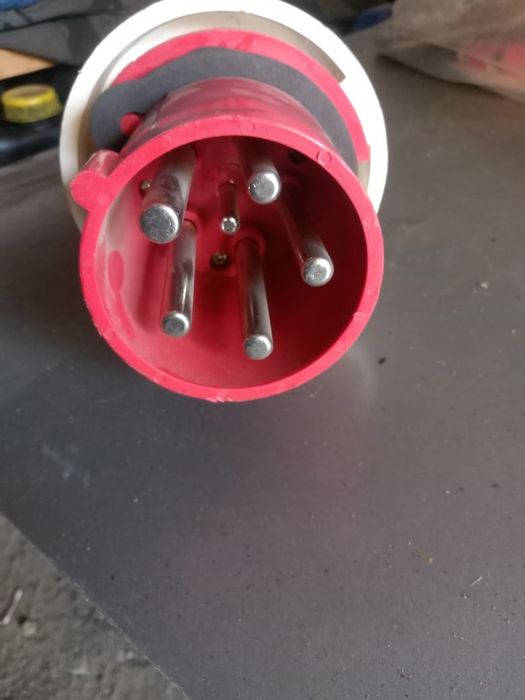 Продам разъём силовой