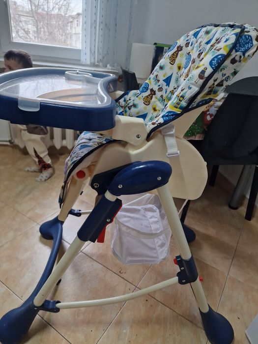 Scaun de masa bebelusi
