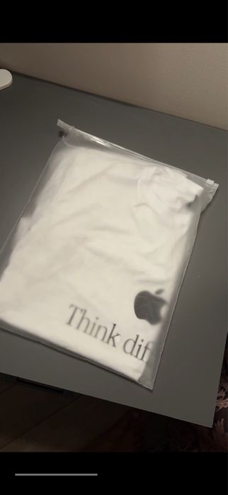 Футболки Think different