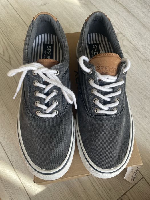 Нови мъжки кецове Sperry