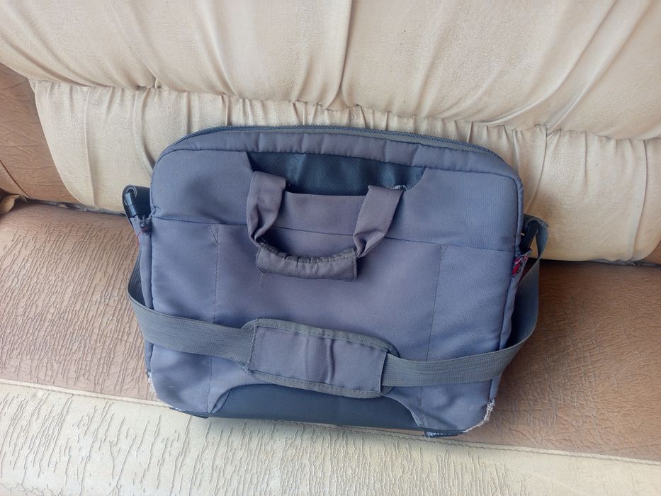 Продам ( сумка для ноутбука ) .