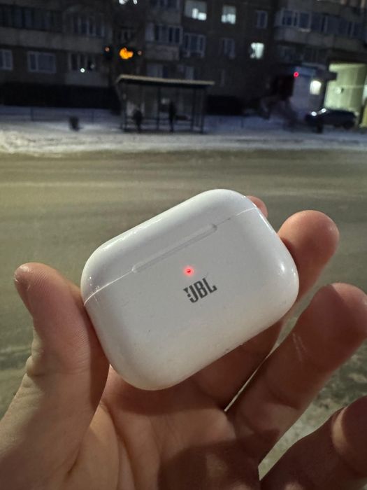 Продам наушники срочно