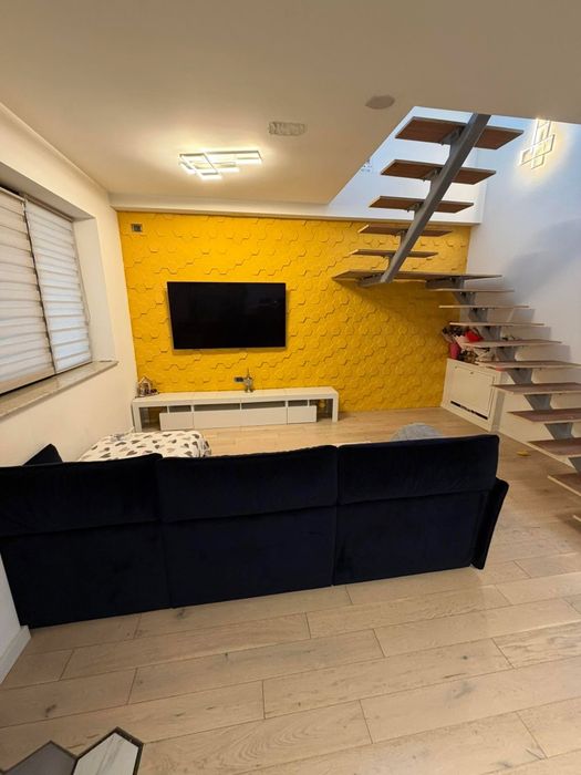 Vând apartament  4 camere