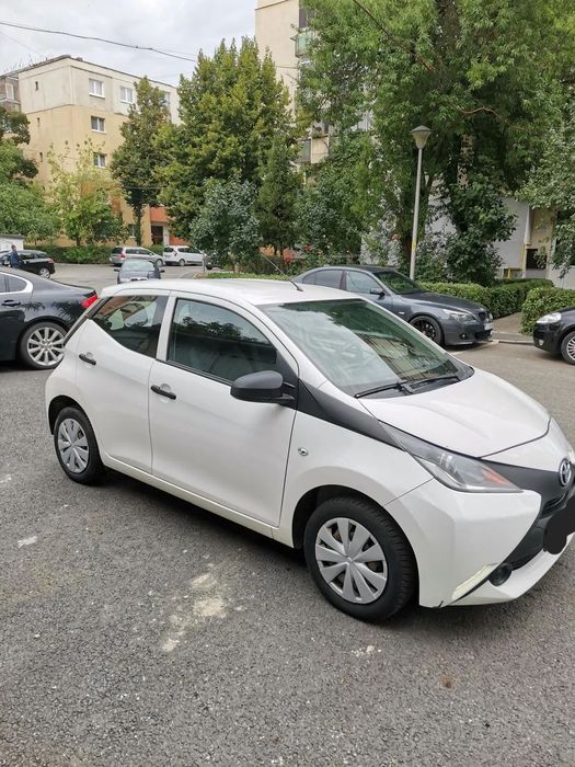 Toyota Aygo Al 2 lea proprietar. Inmatriculata doar in Romania, revizii la zi.