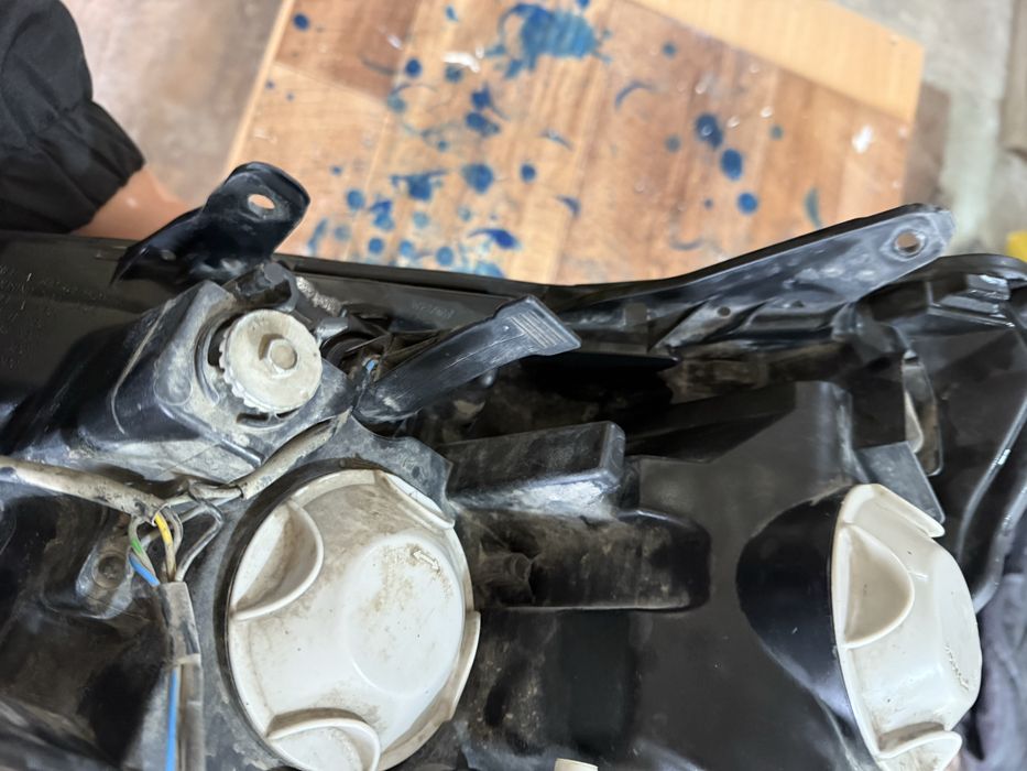 Фара веста правая оригинал киржач