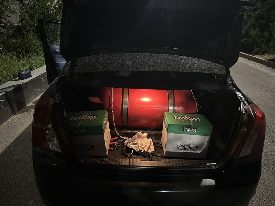 Lacetti 1.8 sotiladi